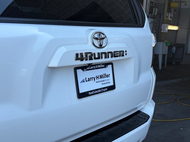 Used 2021 Toyota 4Runner SR5 AWD/4WD image 22