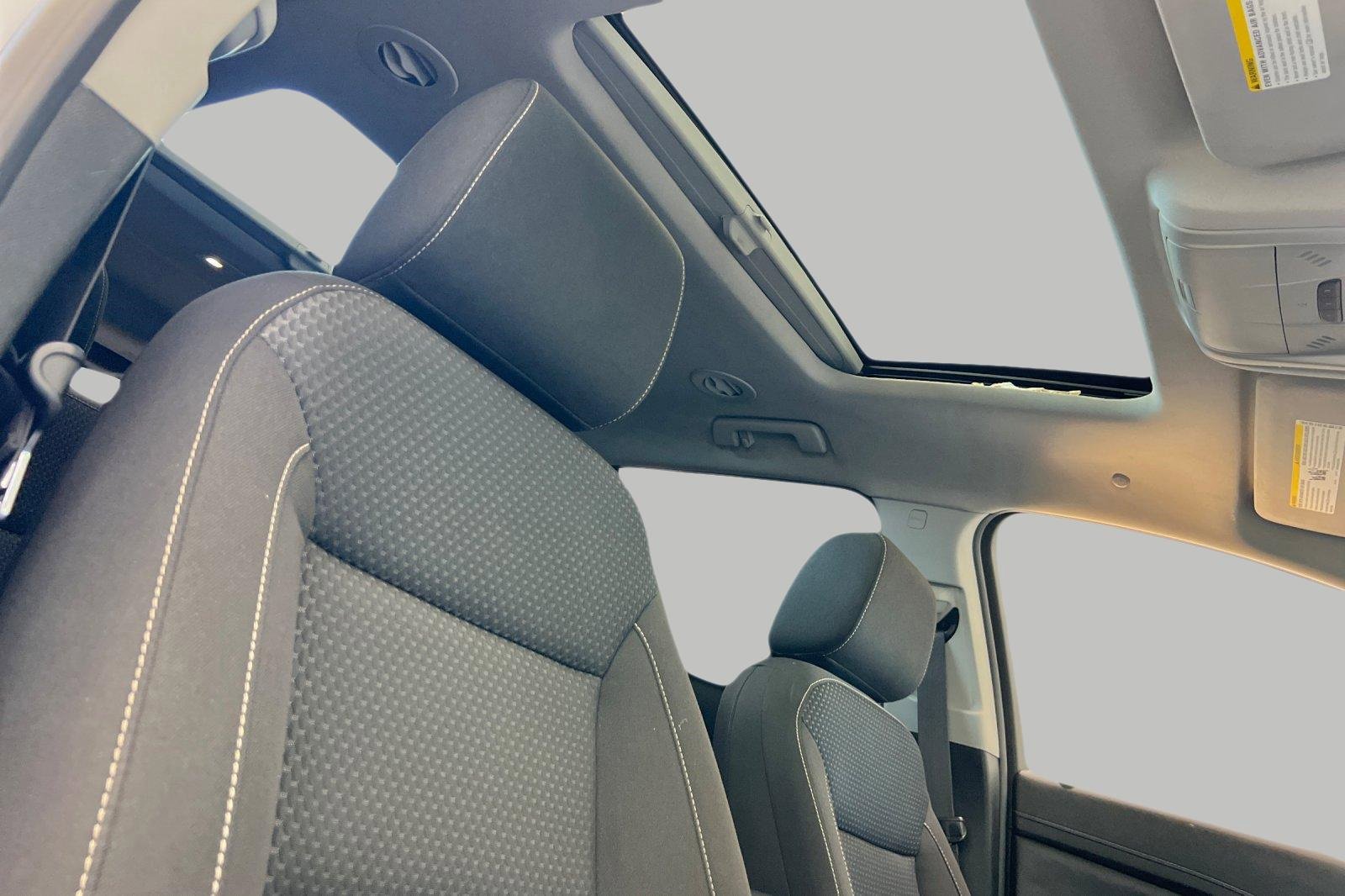 Used 2023 GMC Acadia SLE w/ Driver Convenience Package image 19