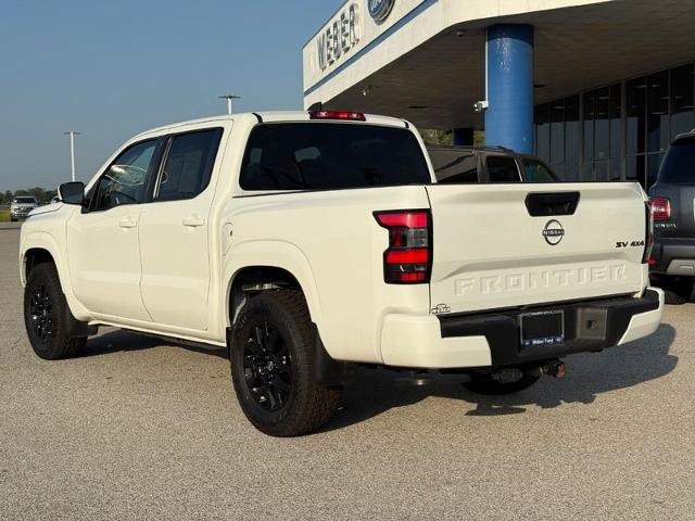 Used 2022 Nissan Frontier SV AWD/4WD image 3
