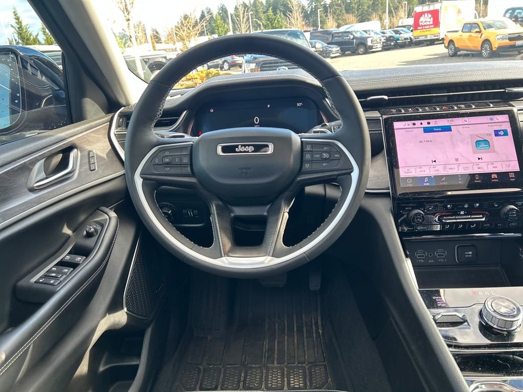 Used 2023 Jeep Grand Cherokee L Limited w/ Luxury Tech Group II image 8