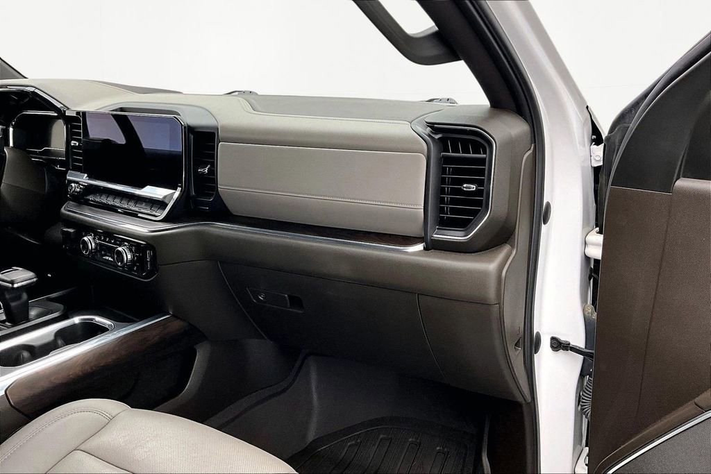 Used 2024 GMC Sierra 1500 SLT w/ SLT Premium Plus Package image 17