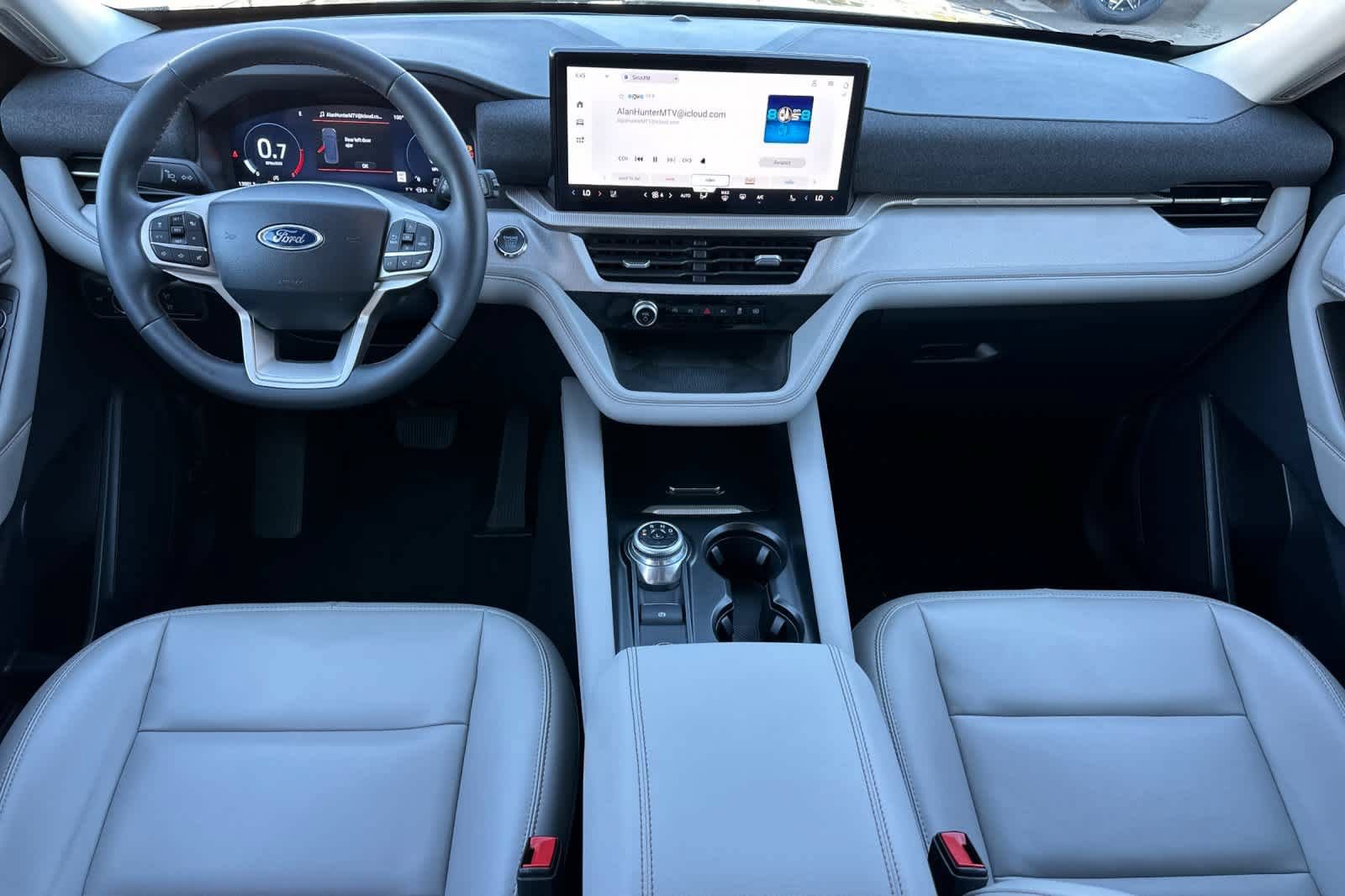 Certified 2025 Ford Explorer Active w/ Active Comfort Package AWD/4WD image 3