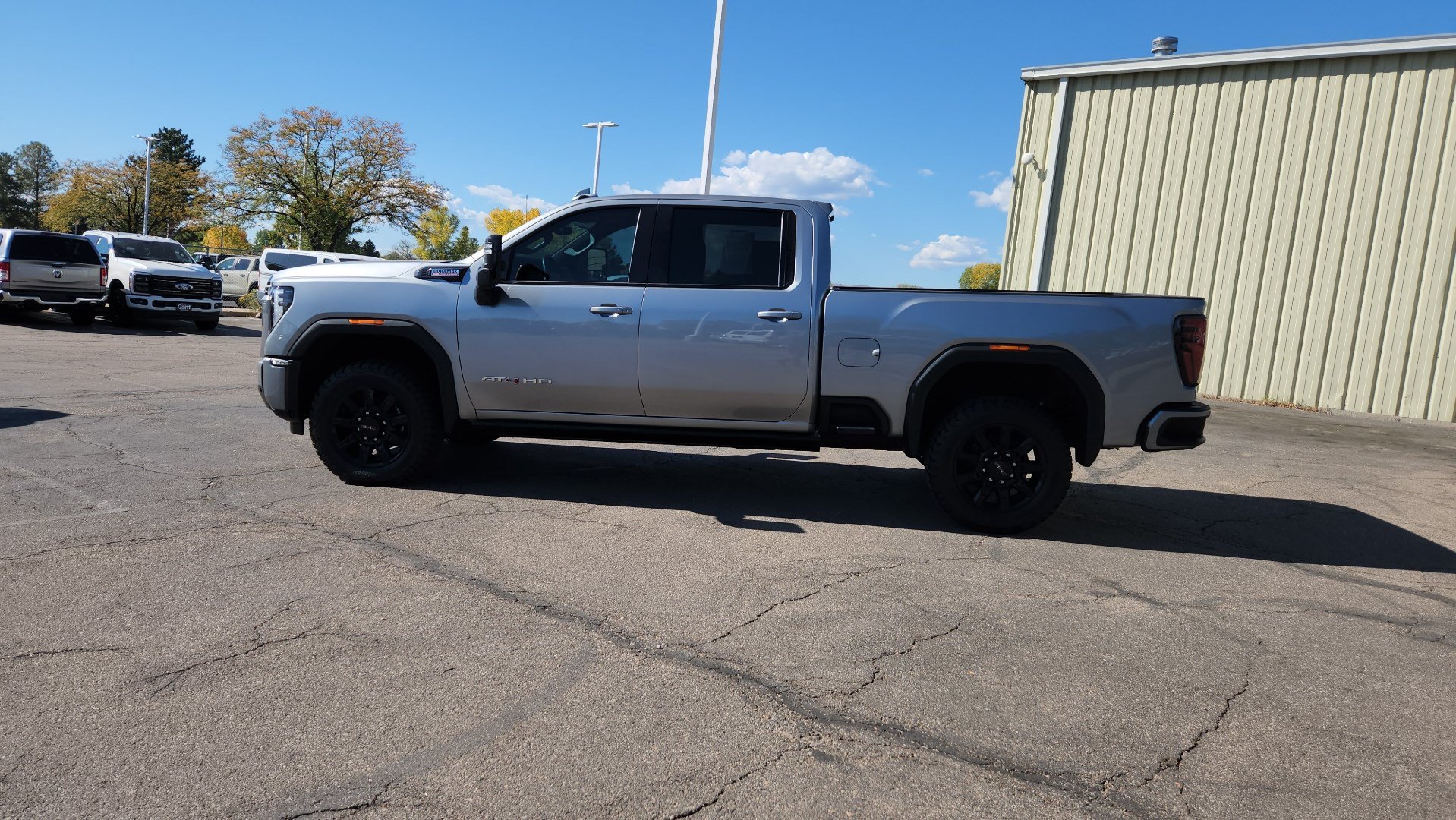 Used 2024 GMC Sierra 3500 AT4 w/ AT4 Premium Plus Package AWD/4WD image 6