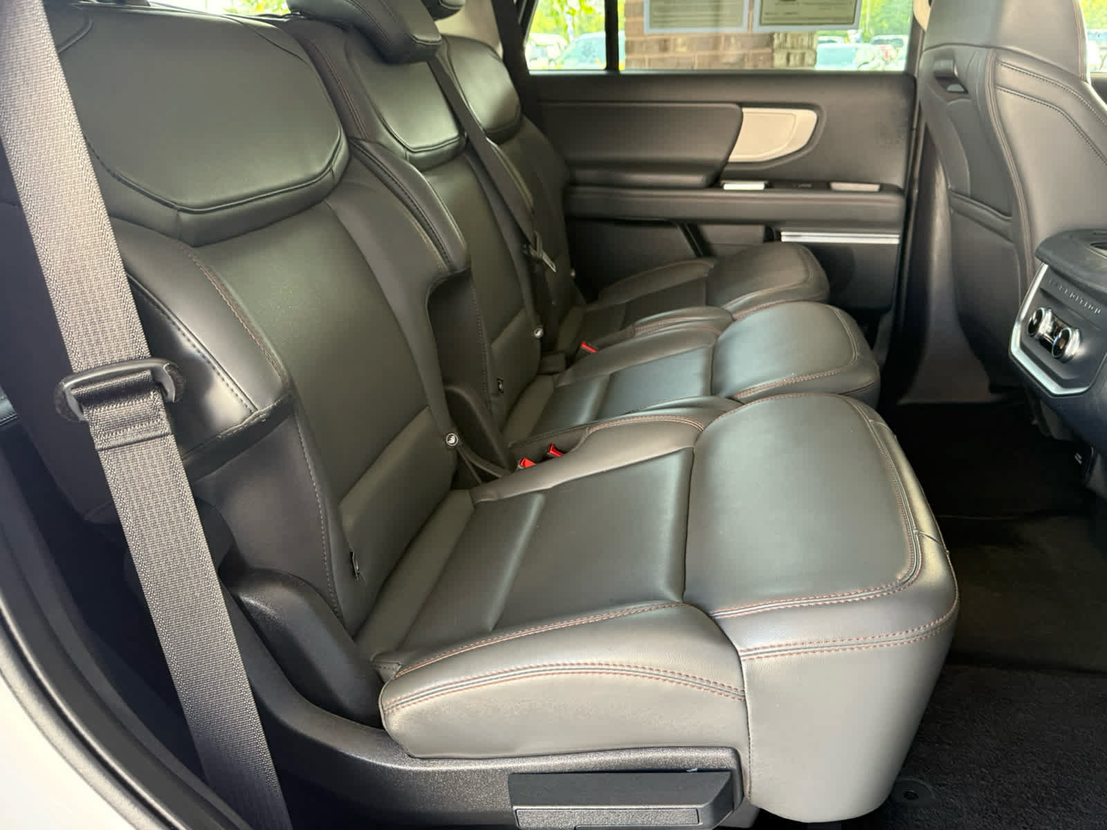 Certified 2025 Ford Expedition Active AWD/4WD image 9