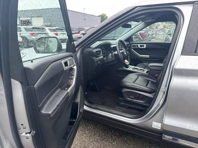 Certified 2023 Ford Explorer XLT w/ Equipment Group 202A AWD/4WD image 6