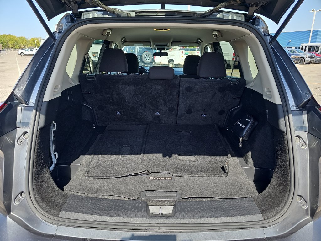 Used 2024 Nissan Rogue S AWD/4WD image 12