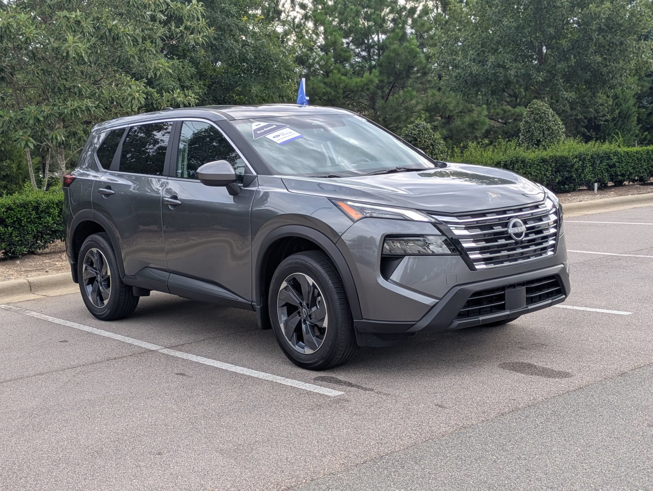 Used 2026 Nissan Rogue SV FWD image 1