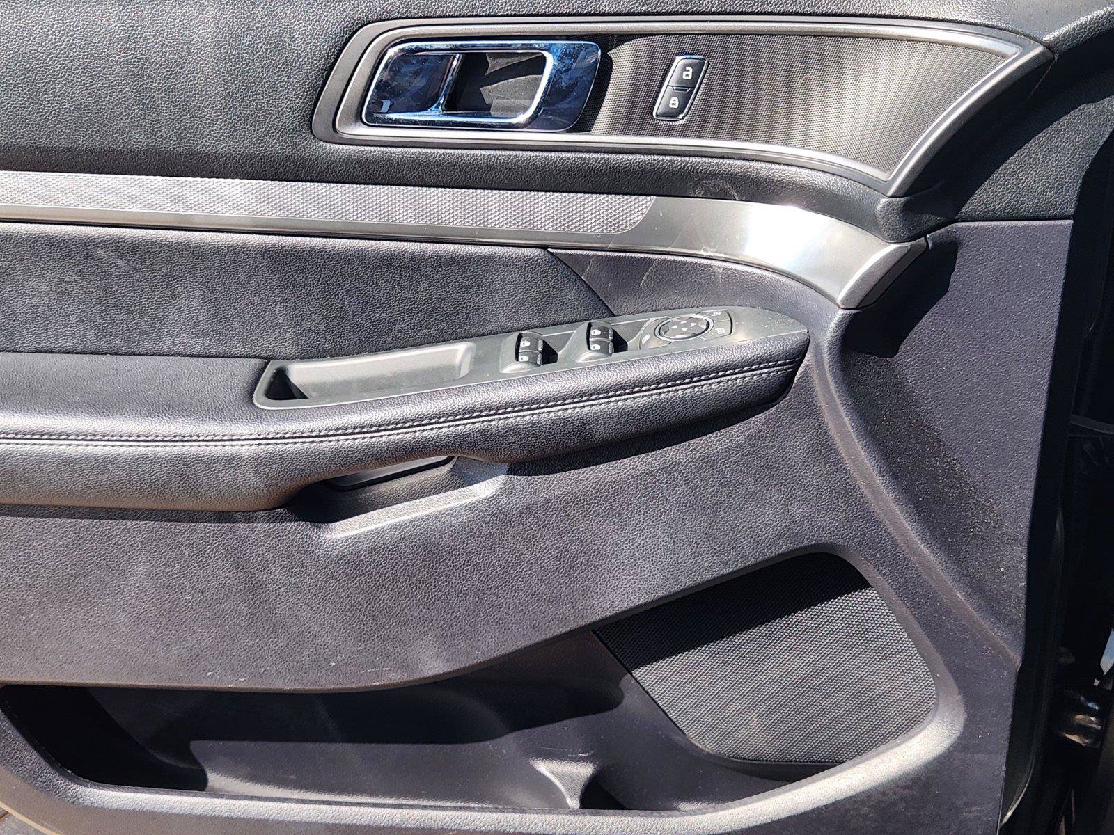 Certified 2019 Ford Explorer XLT FWD image 17