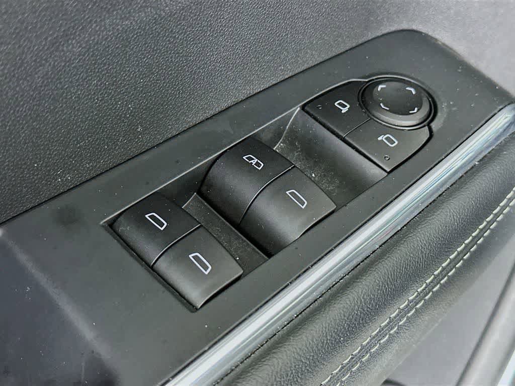 Used 2025 GMC Acadia Elevation FWD image 29