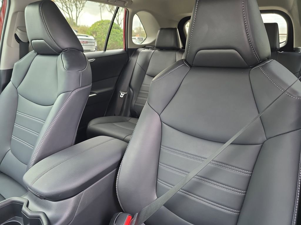 Used 2023 Toyota RAV4 XLE Premium image 20