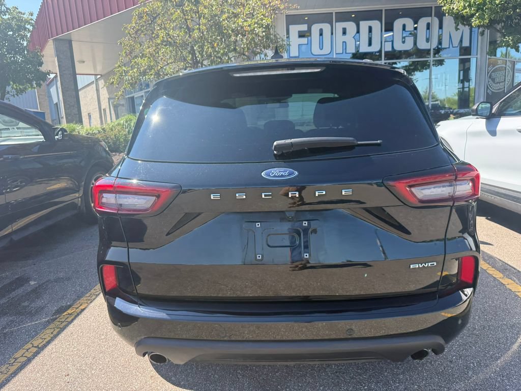 Certified 2024 Ford Escape ST-Line w/ Tech Pack #1 AWD/4WD image 6