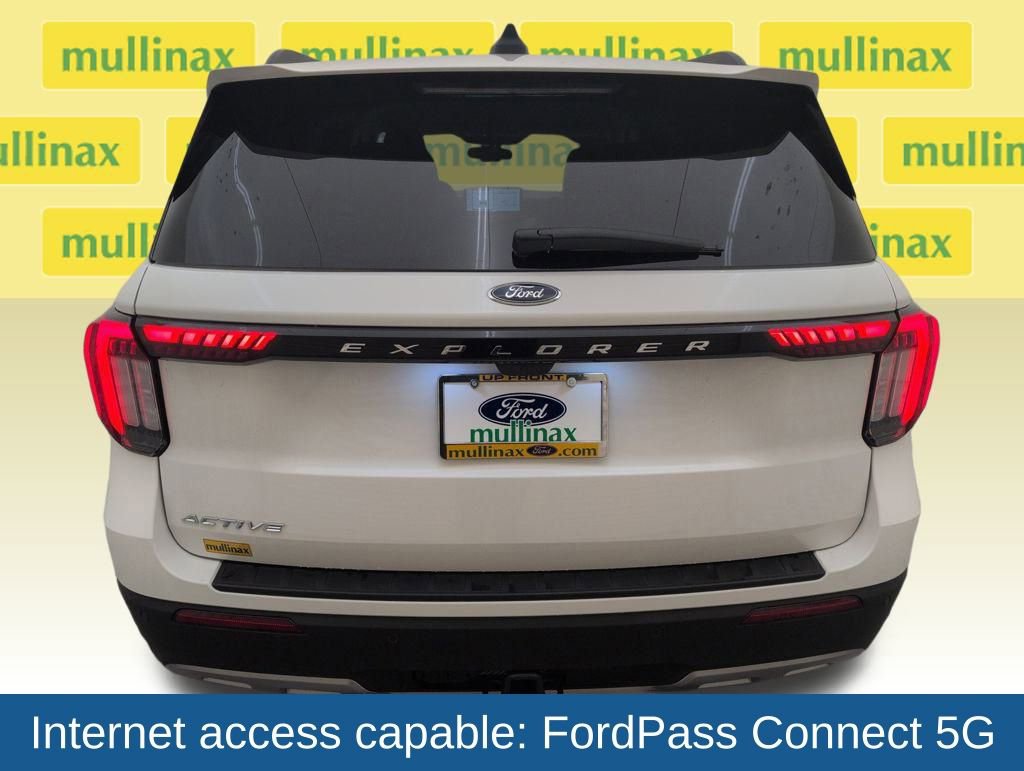 Certified 2025 Ford Explorer Active w/ Active Comfort Package image 32