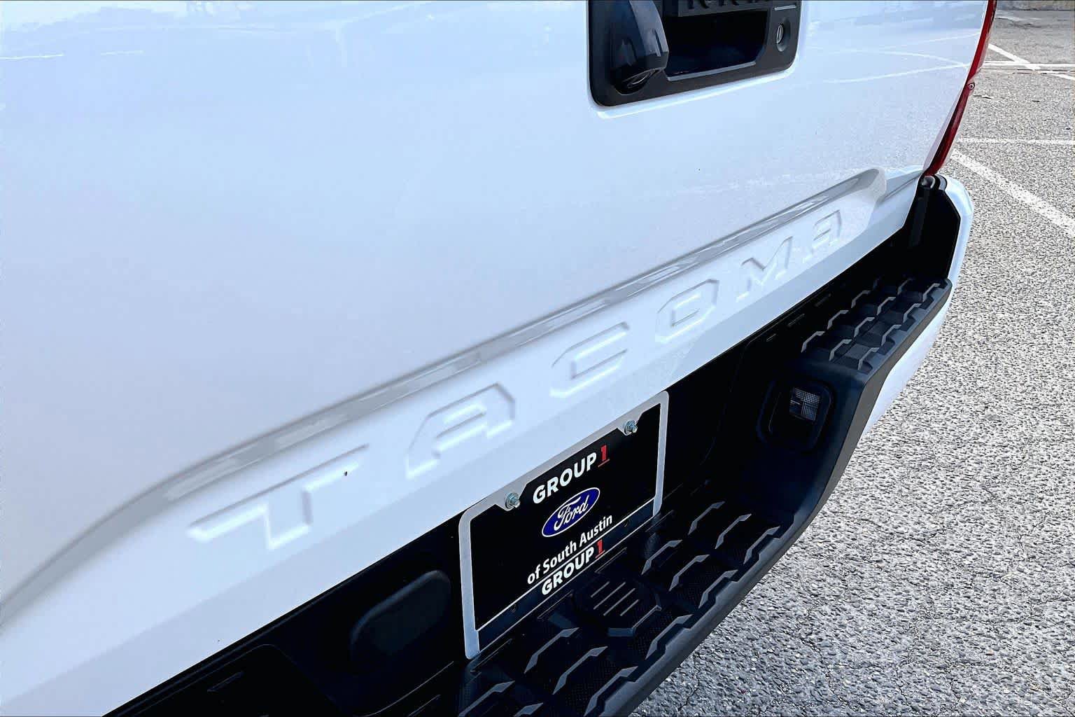 Used 2021 Toyota Tacoma SR w/ SR Convenience Package RWD image 10
