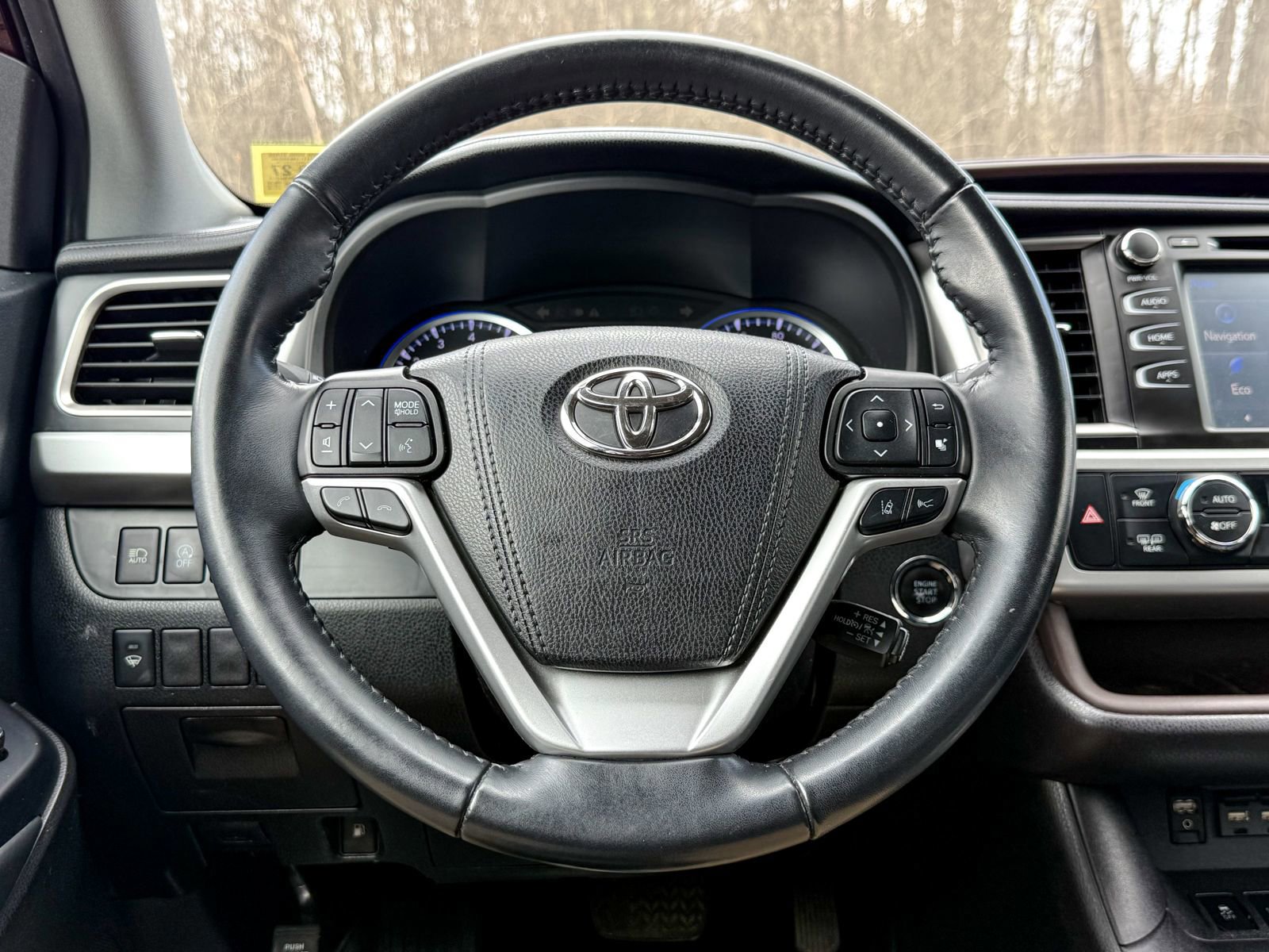 Used 2019 Toyota Highlander XLE AWD/4WD image 38