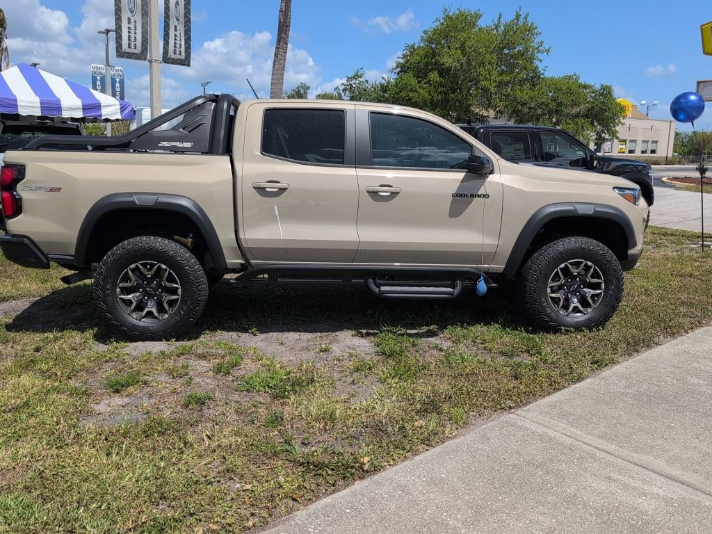 Used 2023 Chevrolet Colorado ZR2 w/ ZR2 Convenience Package III image 25