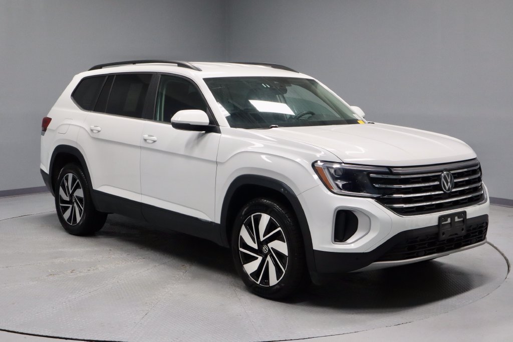 Used 2025 Volkswagen Atlas SE AWD/4WD image 1