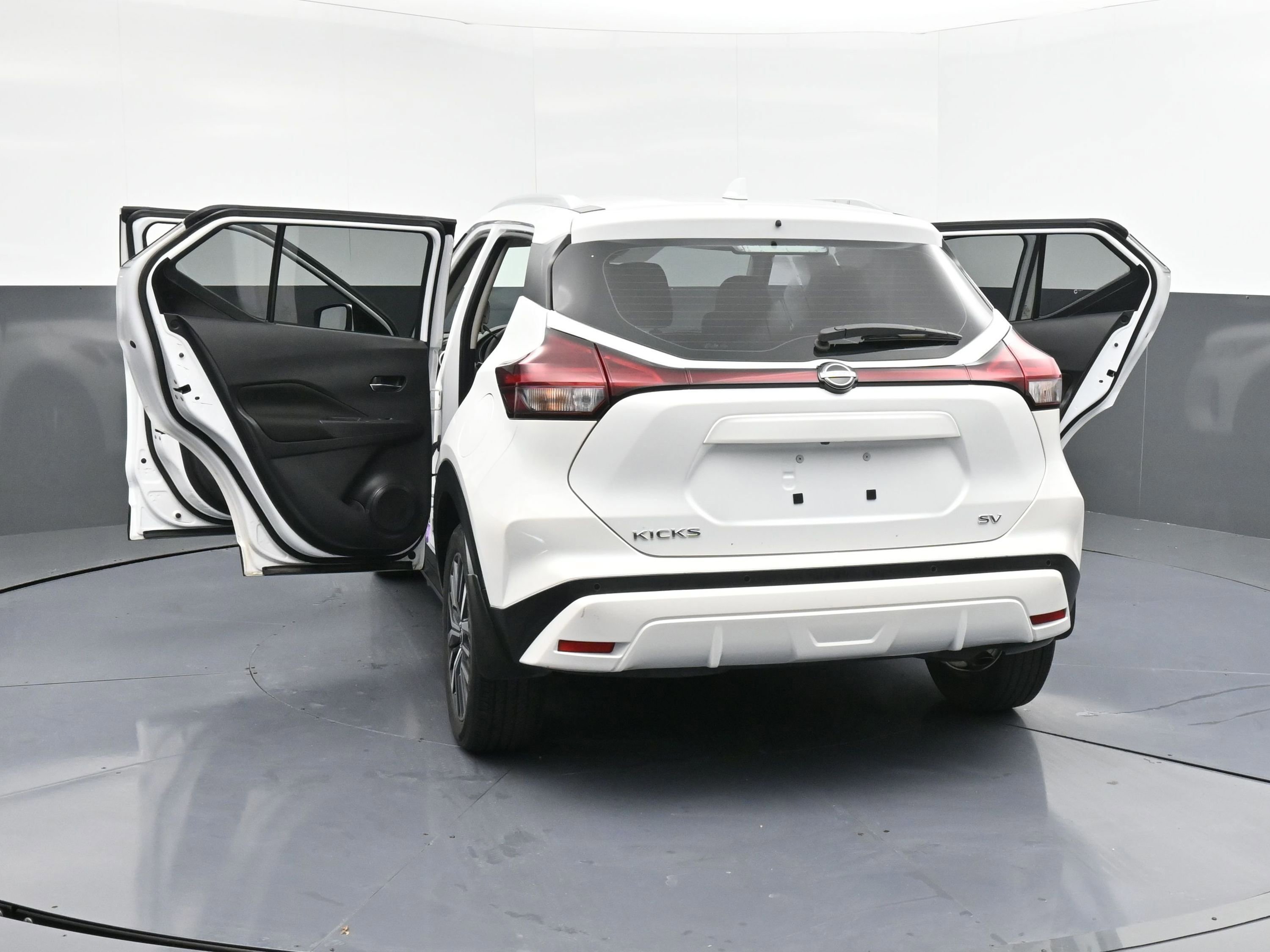 Used 2022 Nissan Kicks SV image 39