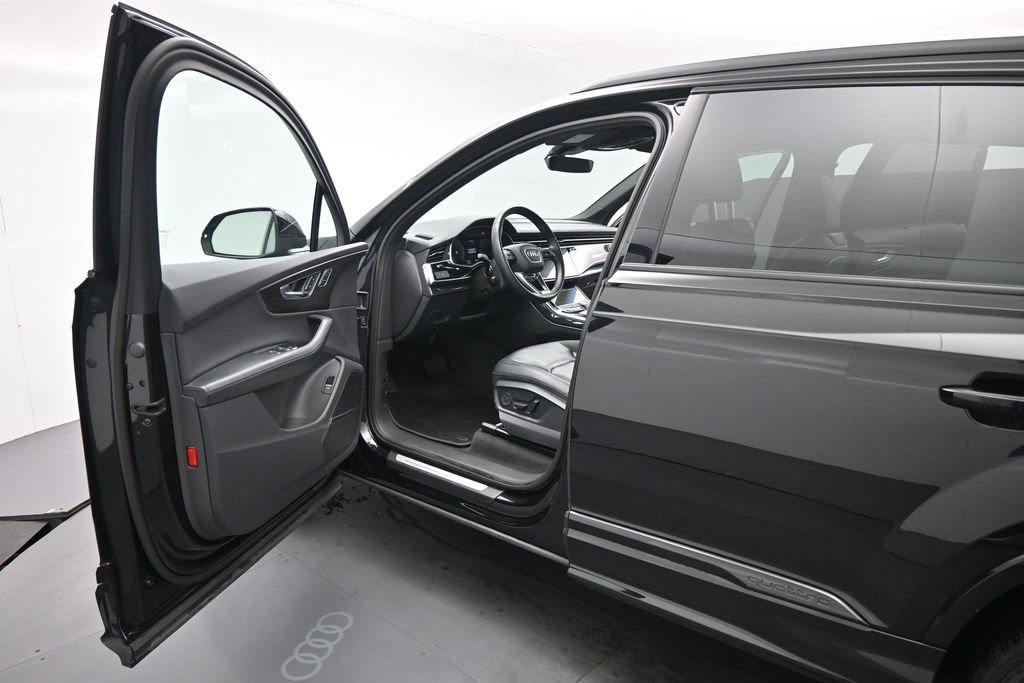 Used 2022 Audi Q7 3.0T Premium Plus w/ Premium Plus Package AWD/4WD image 8