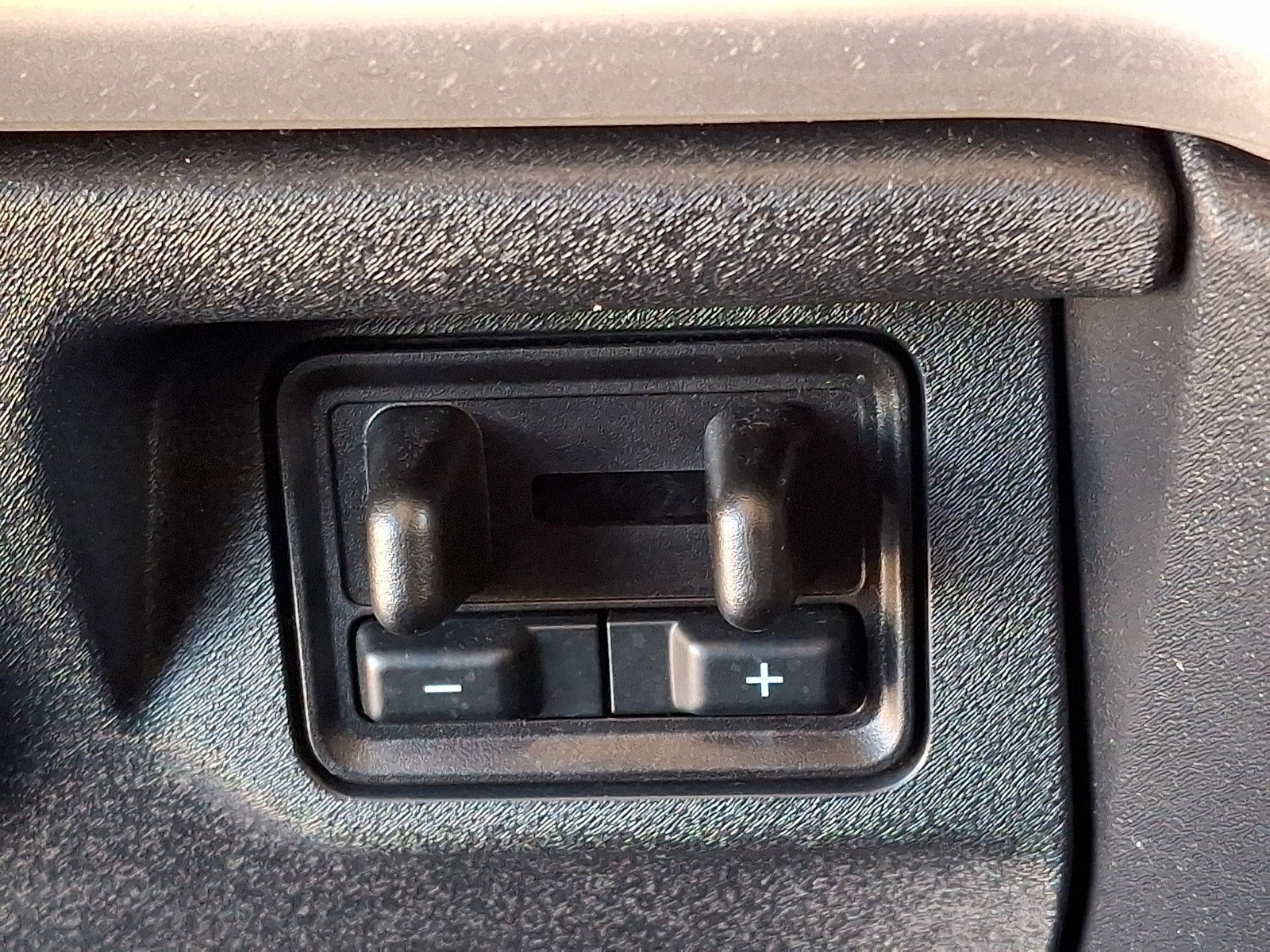 Certified 2025 Ford Expedition Active image 22