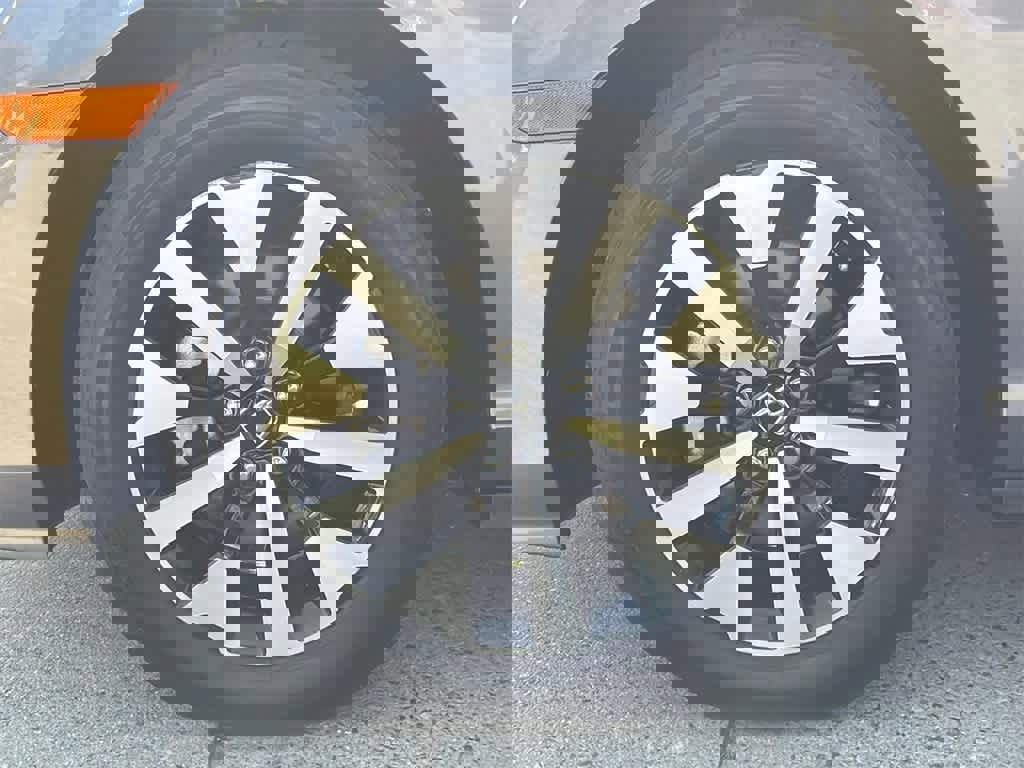 Used 2025 Honda Odyssey EX-L image 9