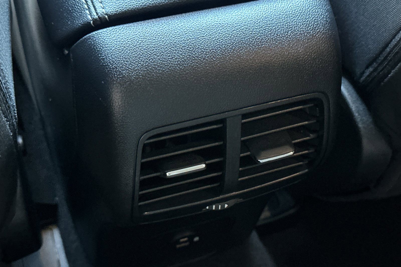 Certified 2022 Ford Escape SE w/ SE Sport Appearance Package FWD image 41