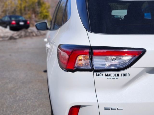 Certified 2022 Ford Escape SEL image 9