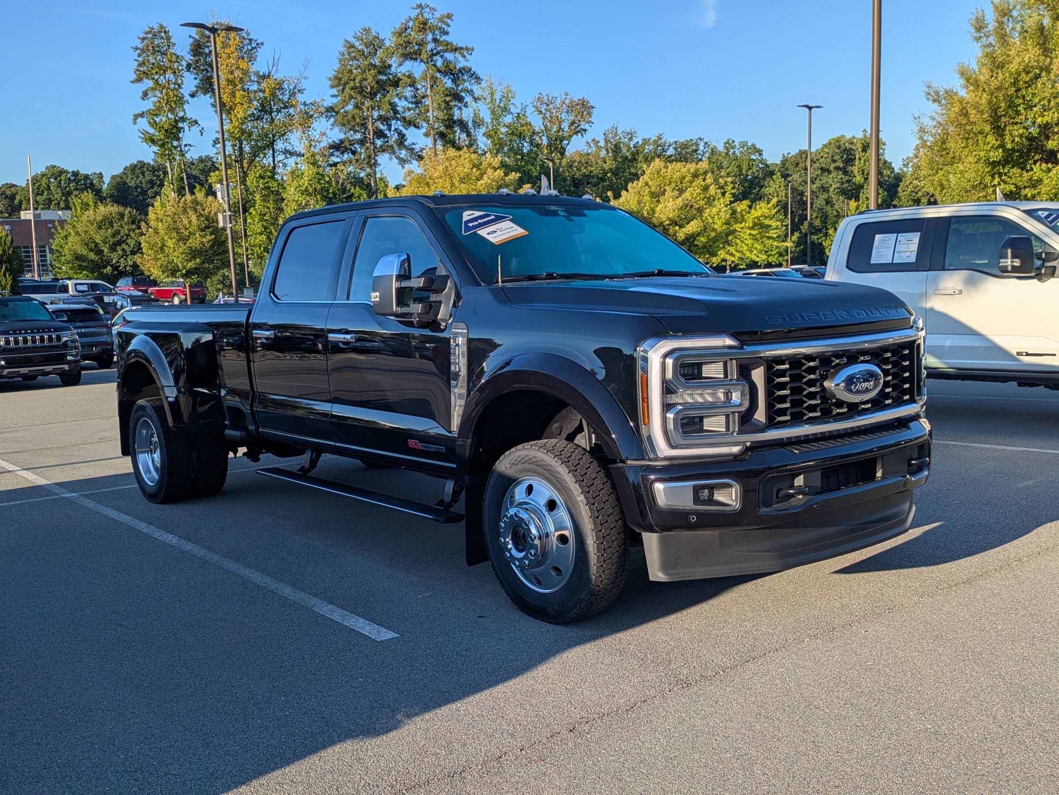 Certified 2025 Ford F450 Platinum w/ Platinum Plus Package AWD/4WD image 2