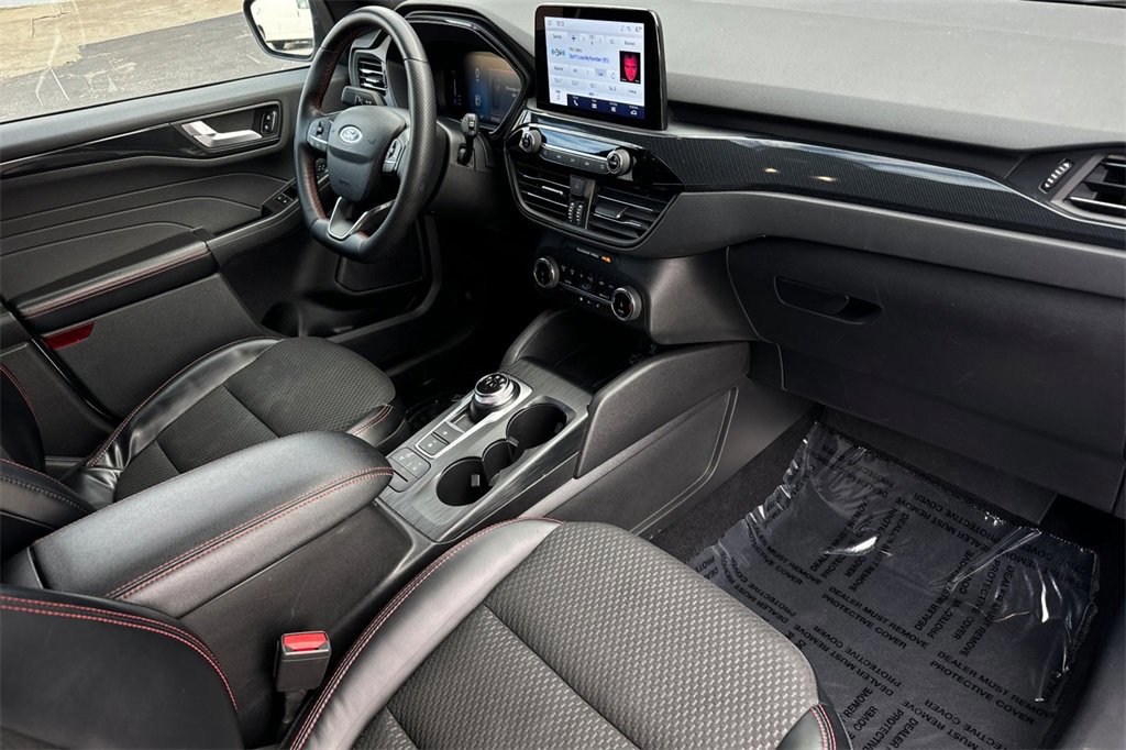 Certified 2023 Ford Escape ST-Line image 16