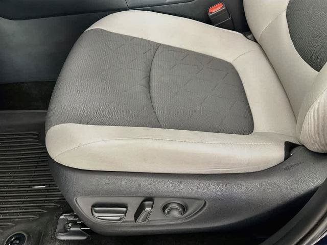 Used 2025 Toyota RAV4 XLE FWD image 30