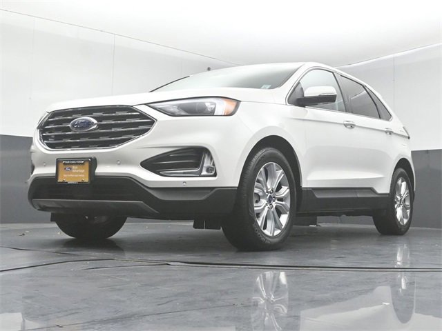 Certified 2022 Ford Edge Titanium image 2