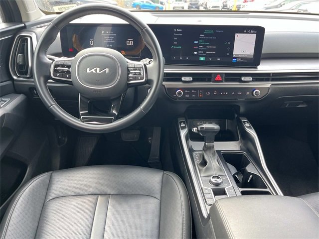 Used 2024 Kia Sorento S image 13