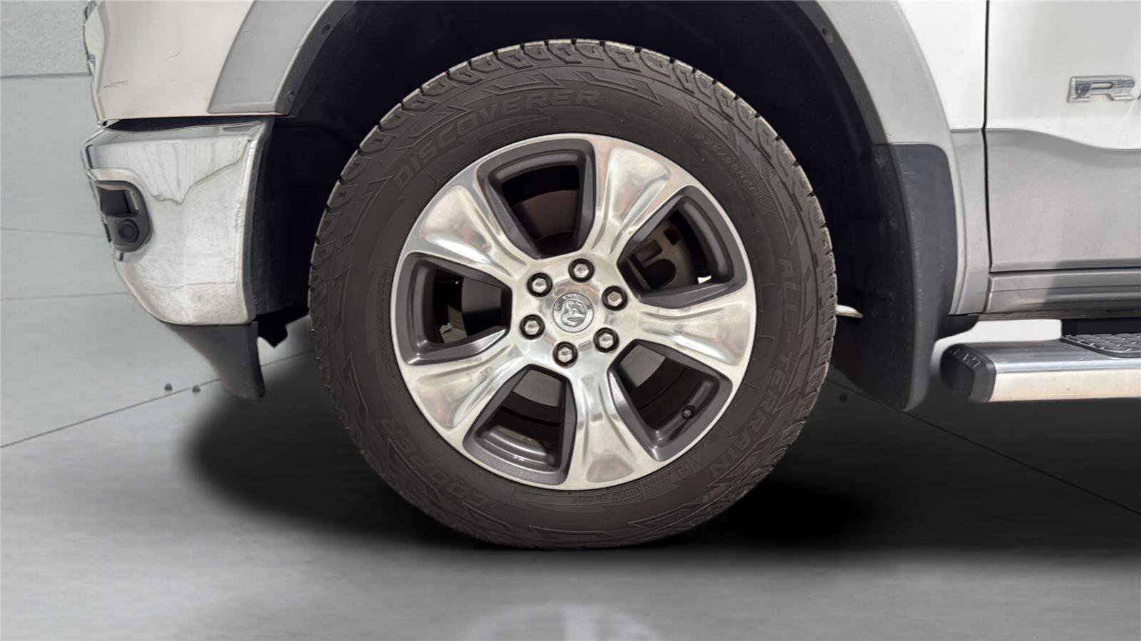 Used 2019 RAM 1500 Laramie AWD/4WD image 30