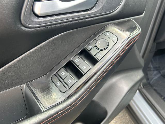 Used 2025 Nissan Rogue SV AWD/4WD image 17