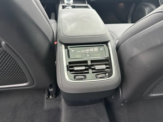 Used 2025 Volvo XC90 B6 Plus AWD/4WD image 38