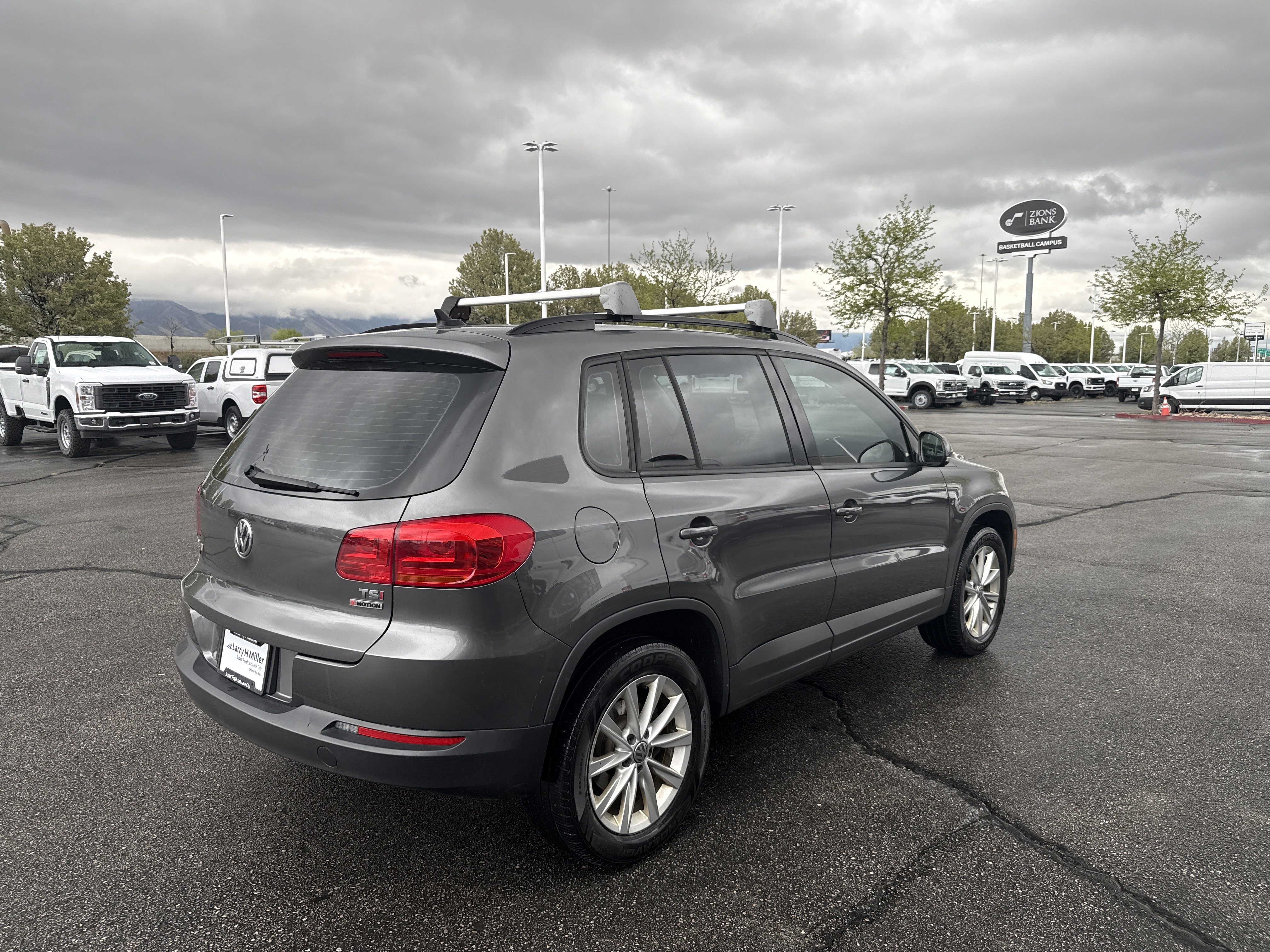 Used 2018 Volkswagen Tiguan Limited w/ Premium Package image 5