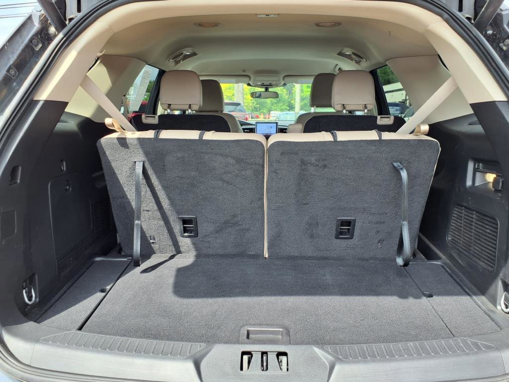 Certified 2023 Ford Explorer XLT w/ Equipment Group 202A image 23