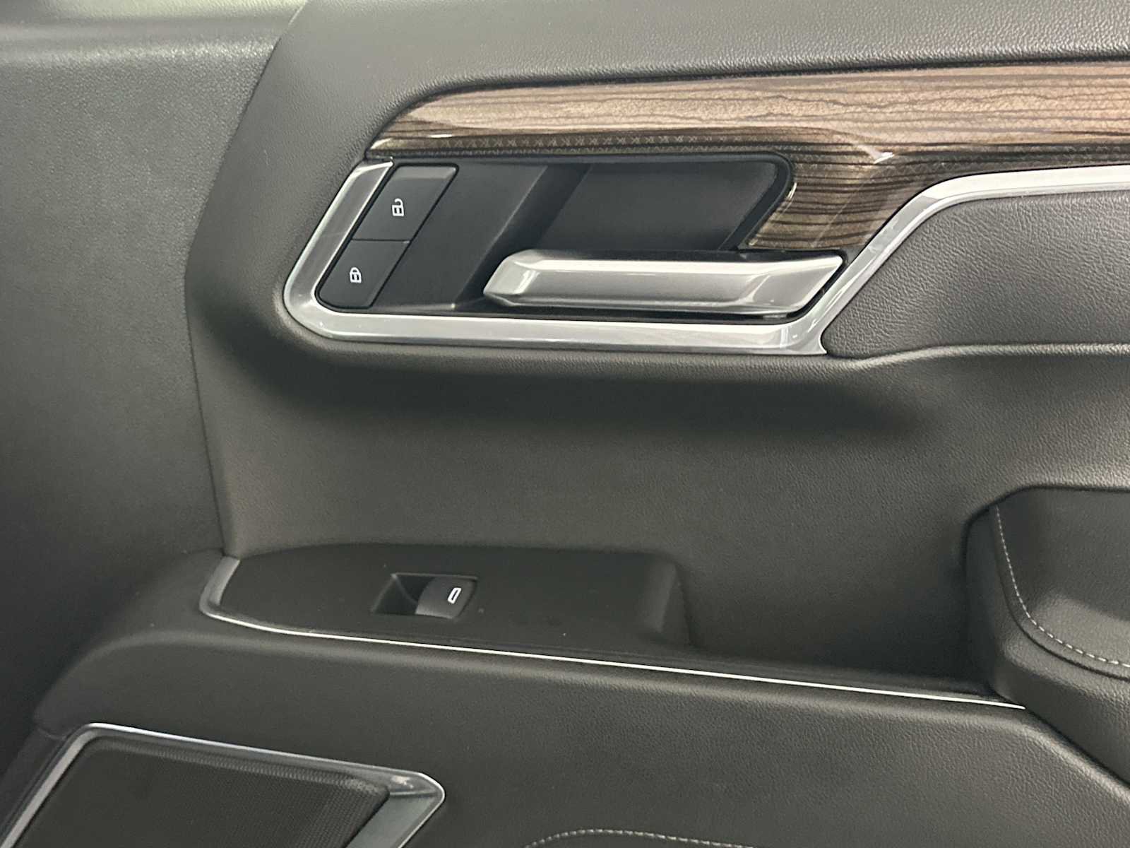 Used 2025 Chevrolet Silverado 1500 LT image 17