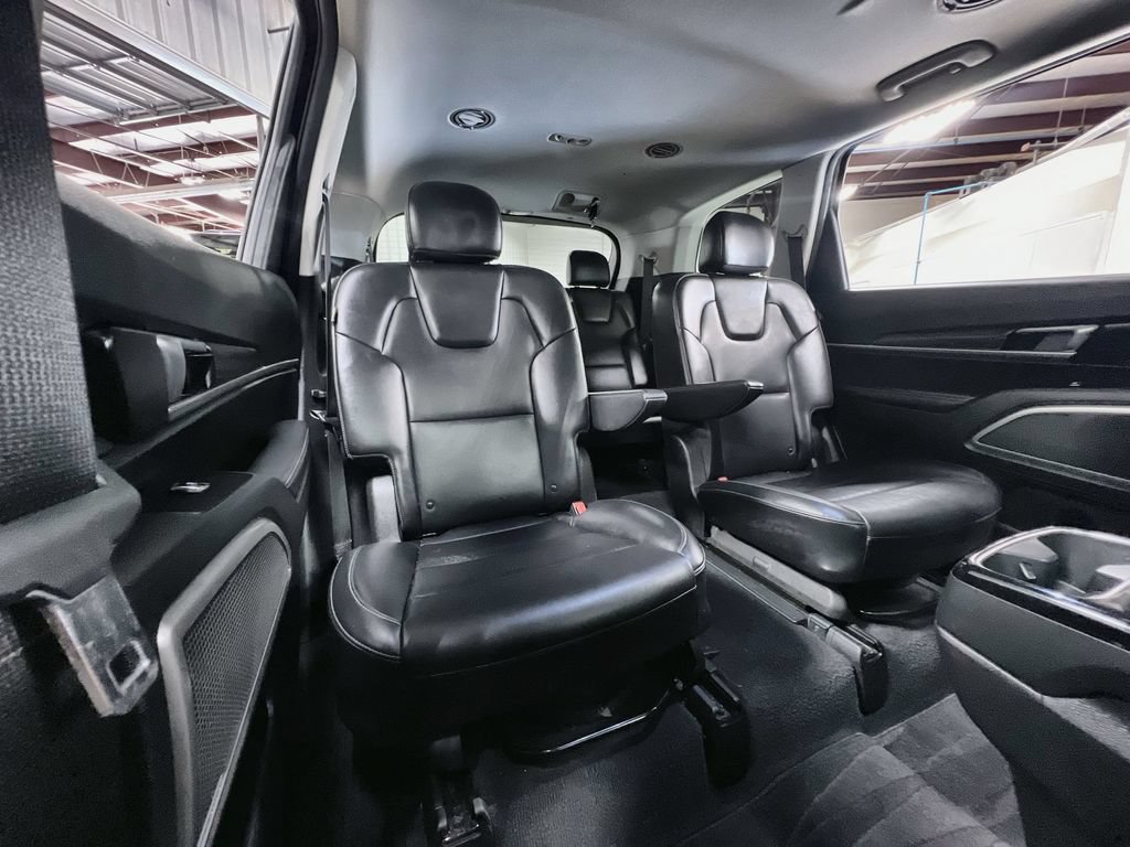 Used 2025 Kia Telluride S FWD image 23