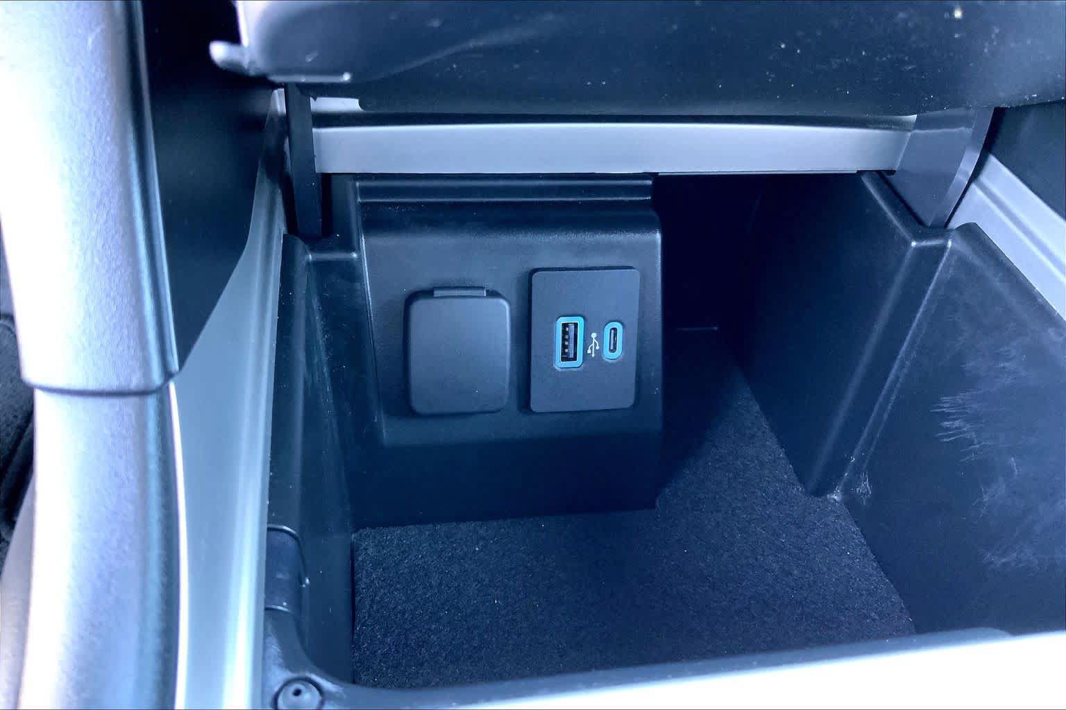 Certified 2022 Ford Explorer XLT RWD image 31