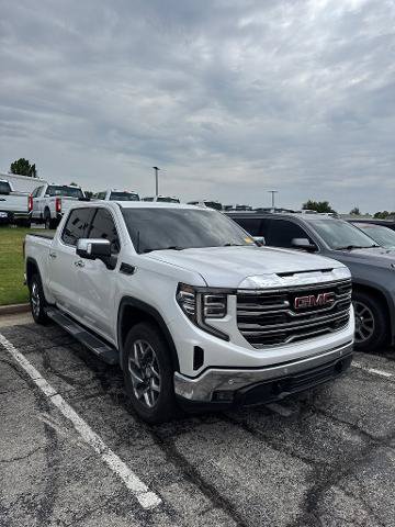 Used 2025 GMC Sierra 1500 SLT w/ SLT Premium Plus Package AWD/4WD image 2