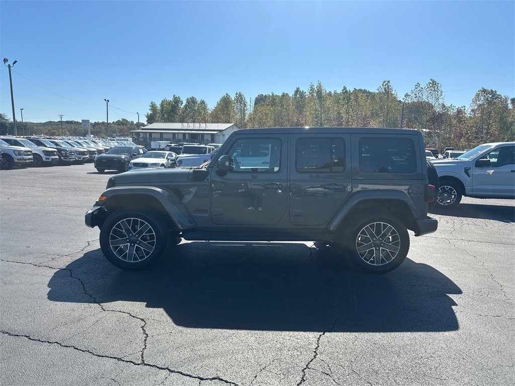 Used 2022 Jeep Wrangler Unlimited Sahara image 6
