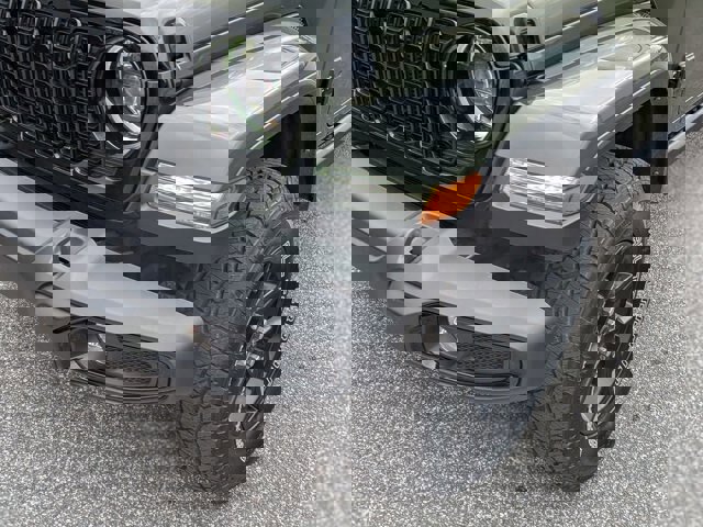 Used 2024 Jeep Gladiator Sport image 10