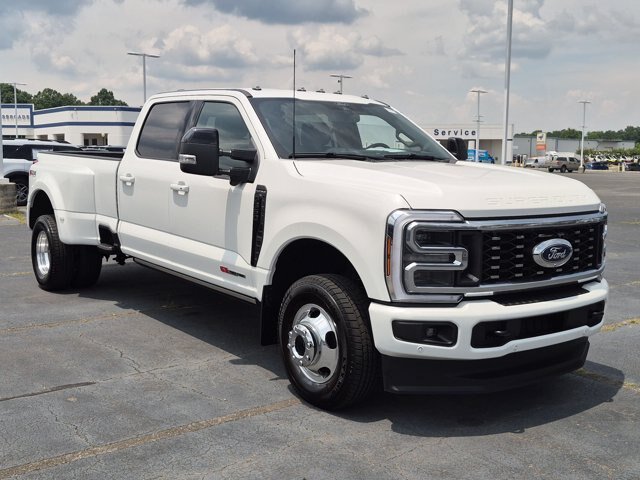 Certified 2025 Ford F350 Platinum AWD/4WD image 2