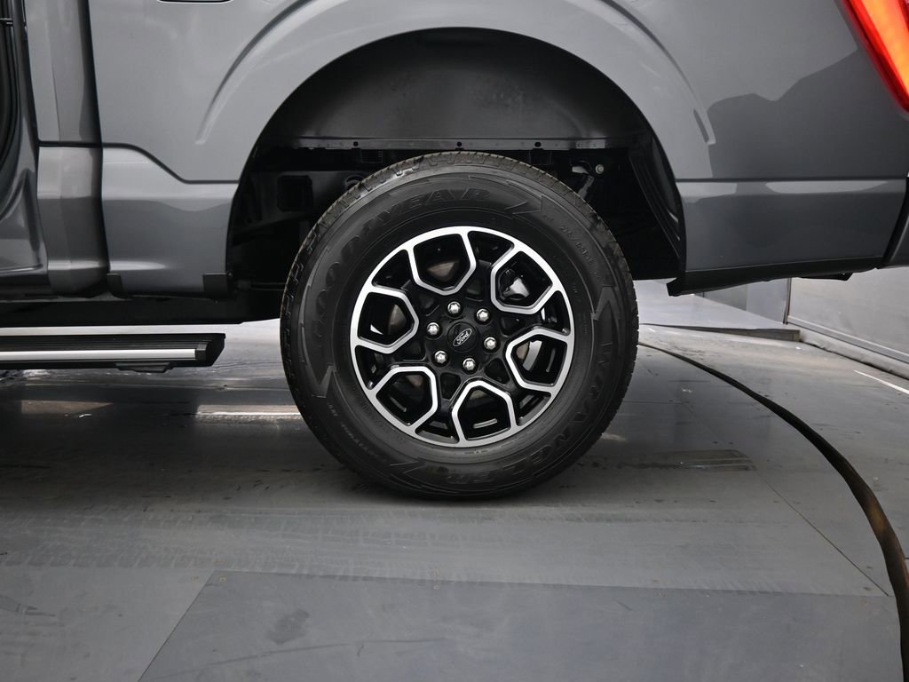 Certified 2022 Ford F150 Lariat w/ Equipment Group 502A High image 25