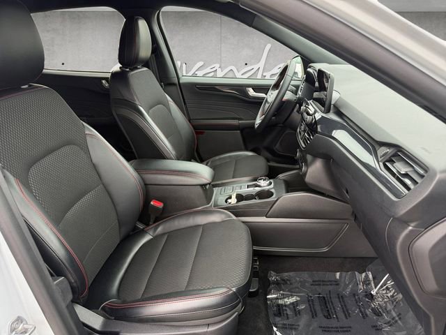 Certified 2025 Ford Escape ST-Line image 24