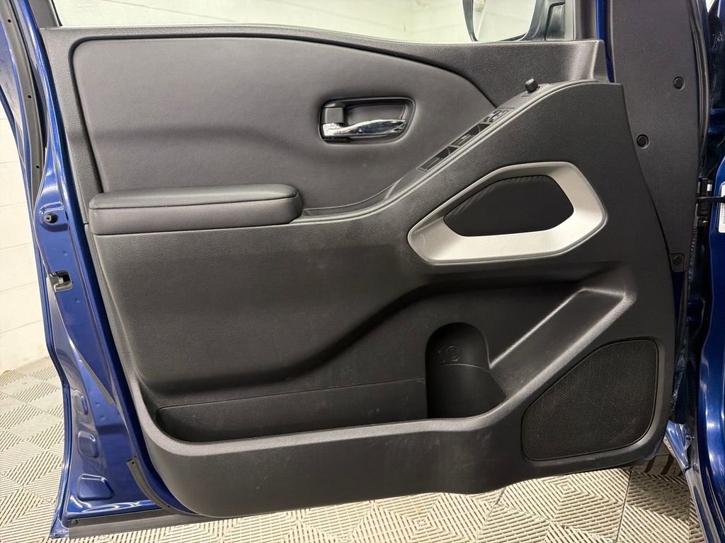 Used 2022 Nissan Frontier SV RWD image 16