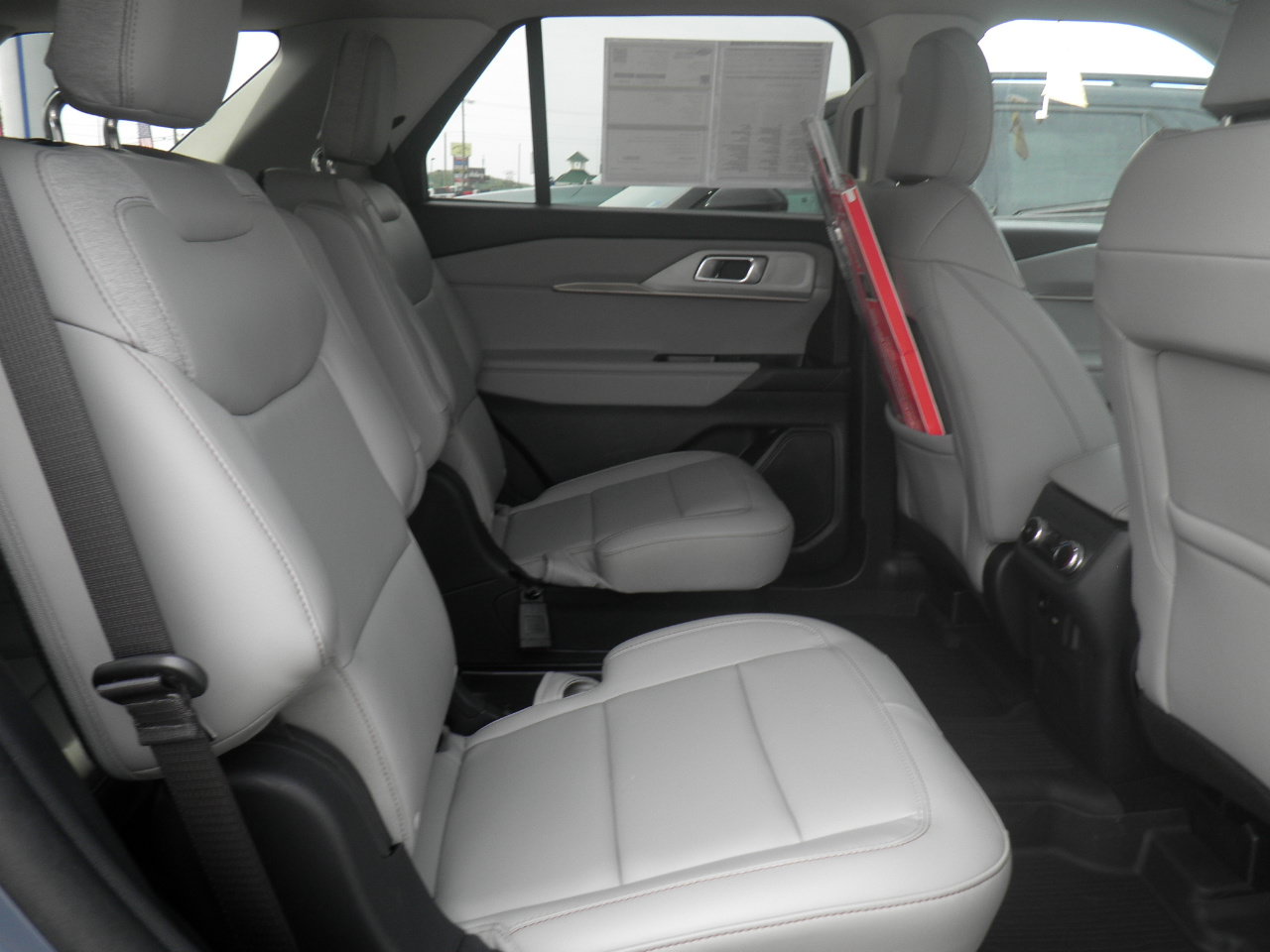 Certified 2025 Ford Explorer Active w/ Active Comfort Package AWD/4WD image 23