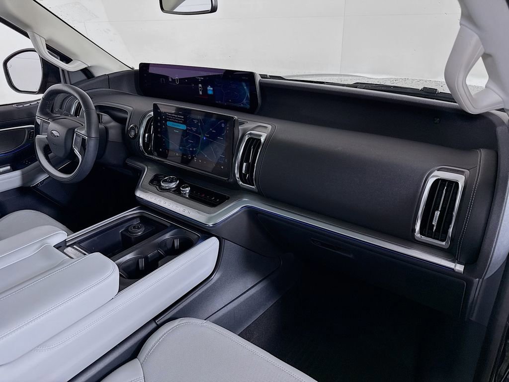 Certified 2025 Ford Expedition Max Platinum w/ Driver's Package image 32