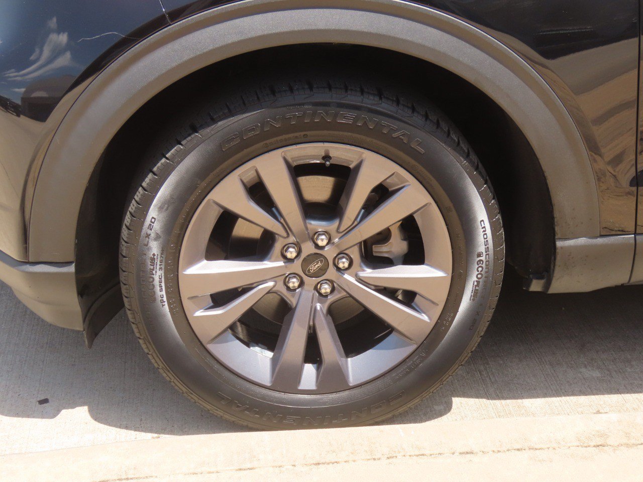 Certified 2023 Ford Explorer XLT w/ Equipment Group 202A RWD image 5