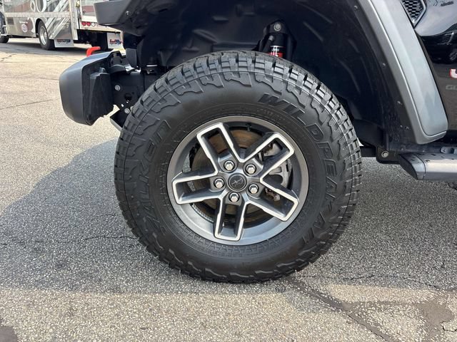 Used 2025 Jeep Gladiator Mojave w/ Safety Group AWD/4WD image 11